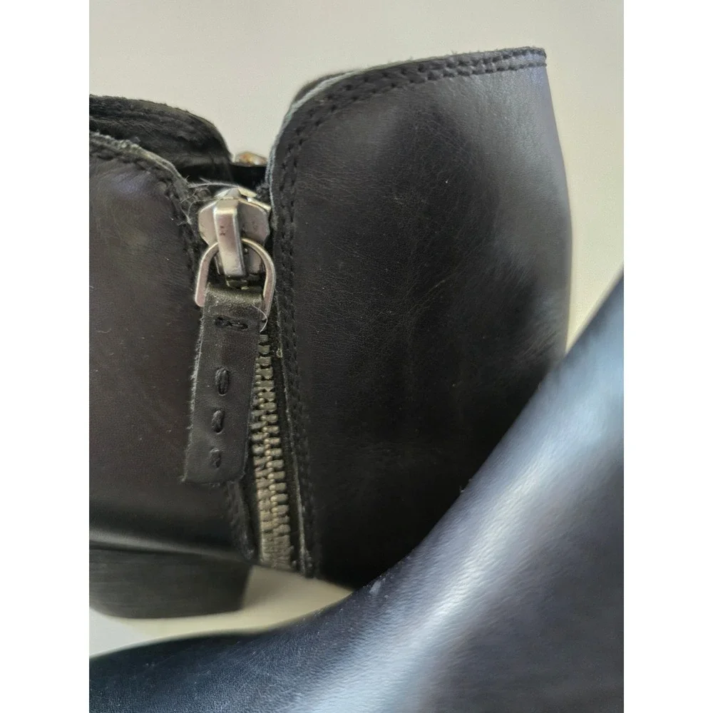 NWOB Frye Women Black Leather Ankle Boots Side Zip Almond Toe Cuban Heel Booties